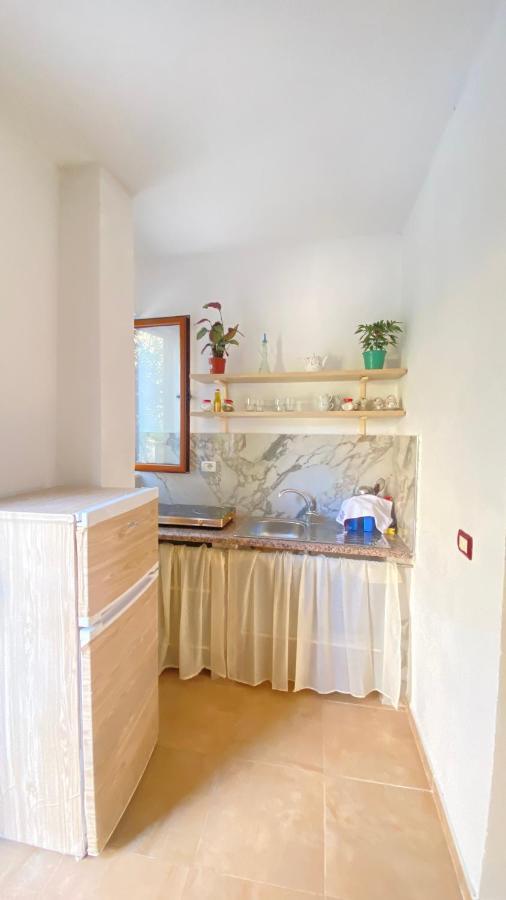 Besart Room Orikum Buitenkant foto